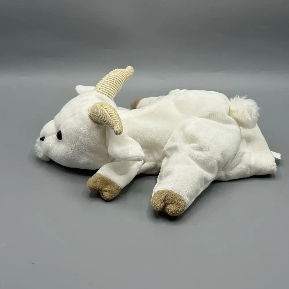 Caltoy white goat